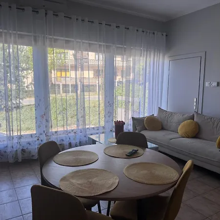 Apartman Niezalezny Z Klimatyzacja I Parkingiem - Pogodna