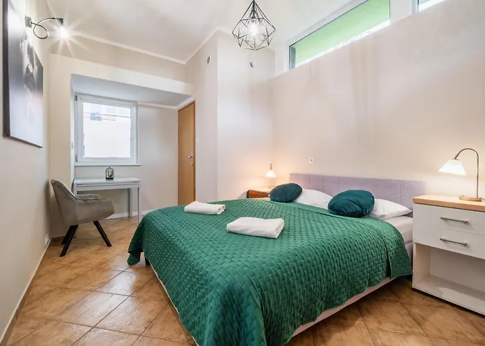 Niezalezny Z Klimatyzacja I Parkingiem - Pogodna